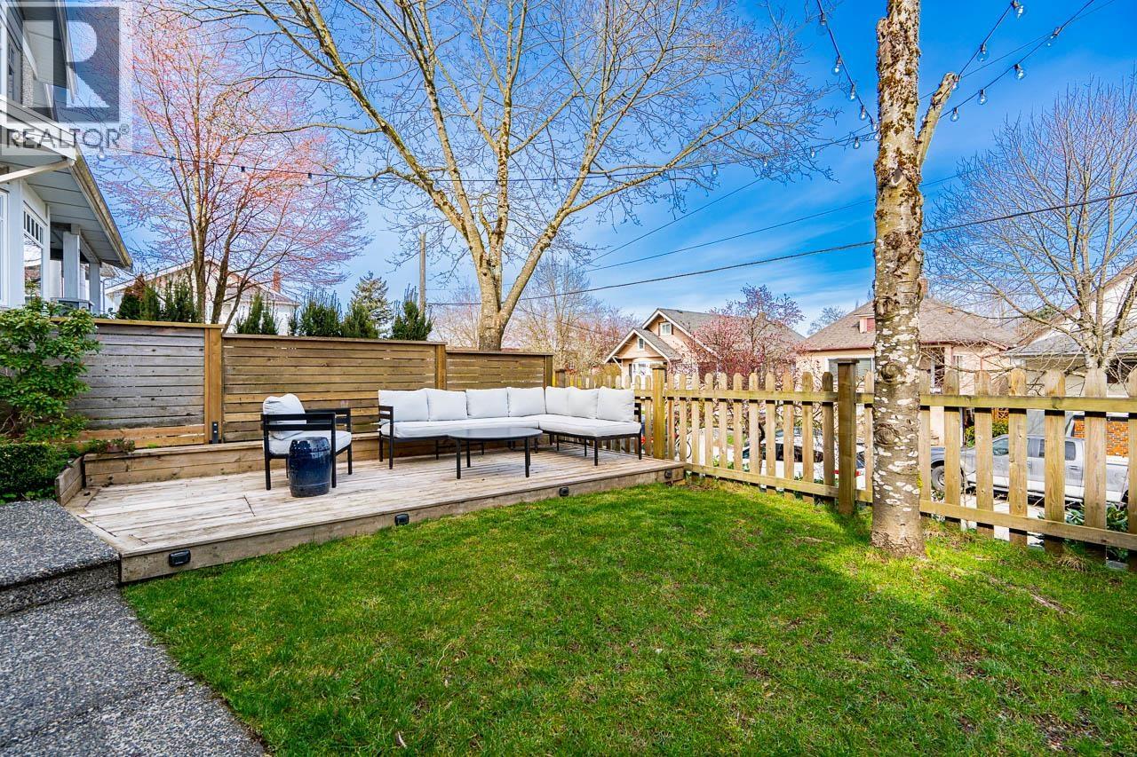 1938 Adanac Street, Vancouver, British Columbia  V5L 2E4 - Photo 3 - R3108006