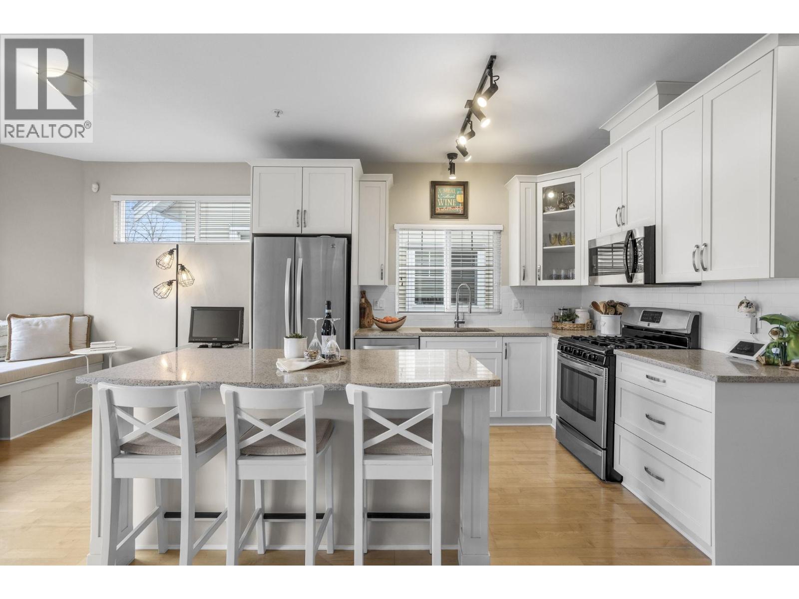 32 1108 Riverside Close, Port Coquitlam, British Columbia  V3B 8C2 - Photo 2 - R3108011