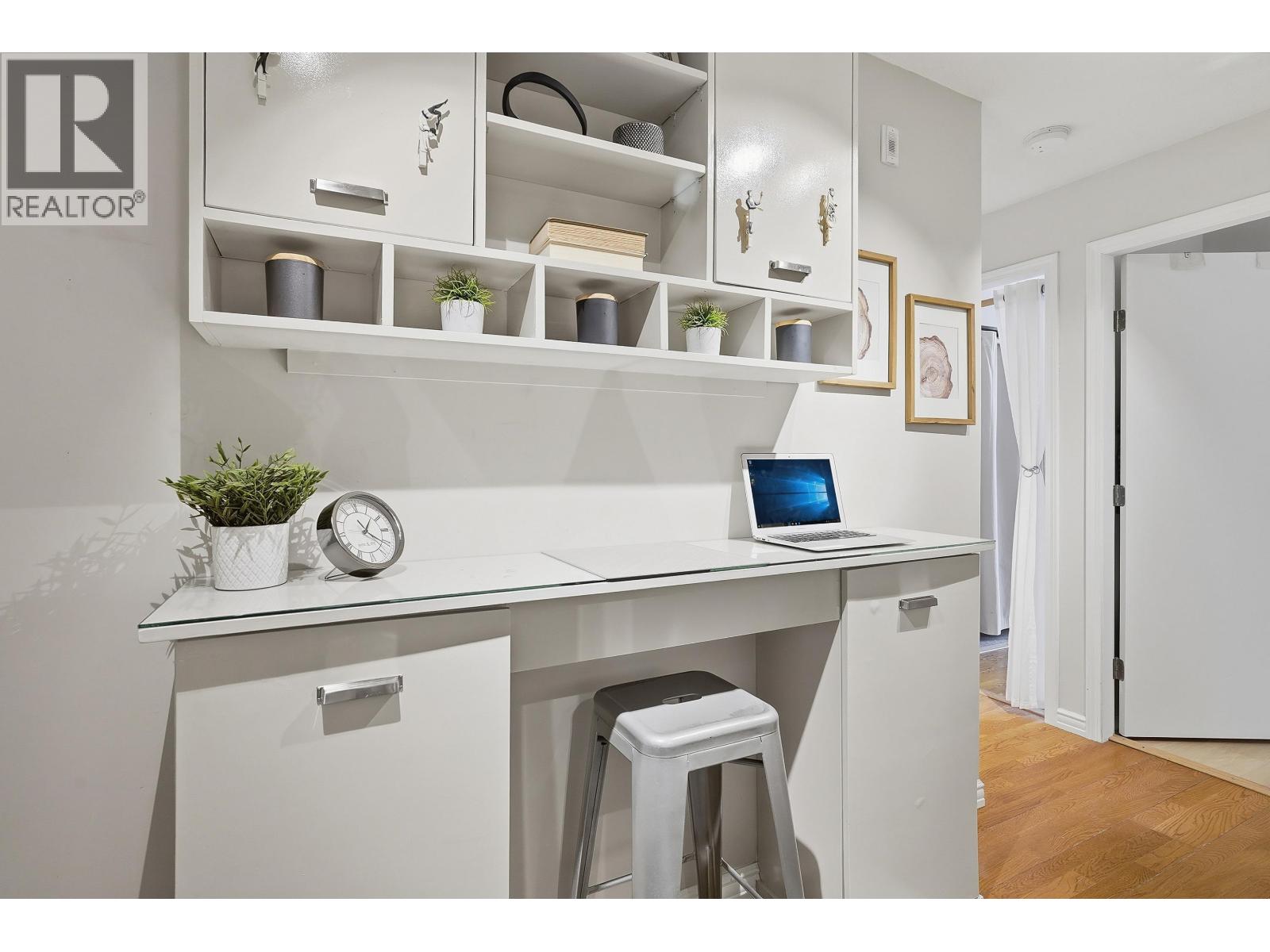 123 3440 W Broadway, Vancouver, British Columbia V6R 4R2 - Photo 32 - R3108020