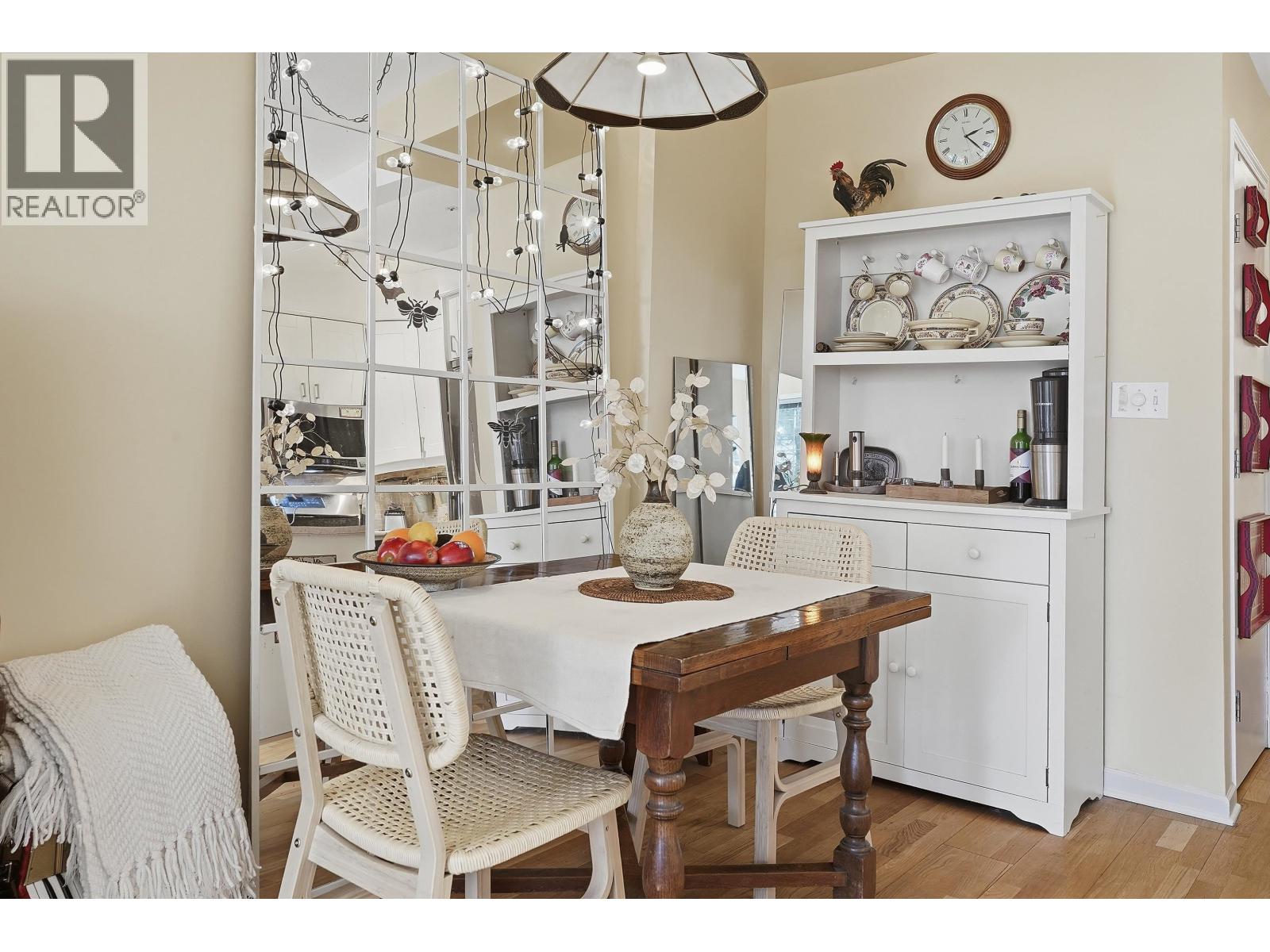 123 3440 W Broadway, Vancouver, British Columbia V6R 4R2 - Photo 8 - R3108020