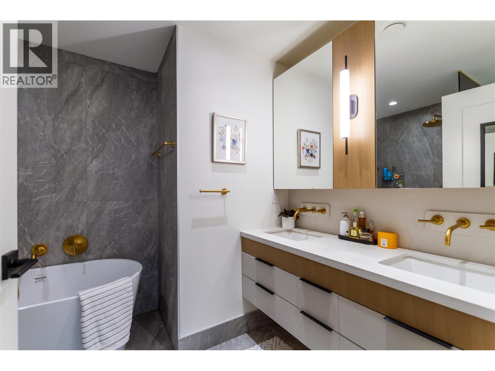 B 7061 Cypress Street, Vancouver, British Columbia  V7N 3E6 - Photo 13 - R3108024