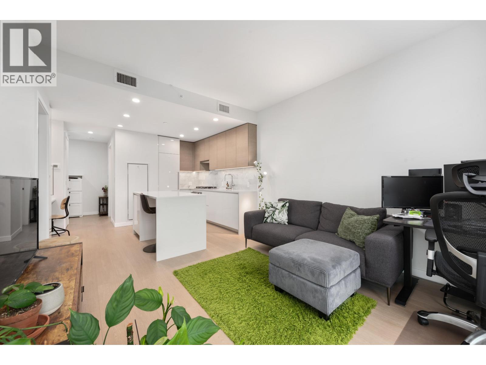 1301 2186 Gilmore Avenue, Burnaby, British Columbia  V5C 0N7 - Photo 2 - R3108053