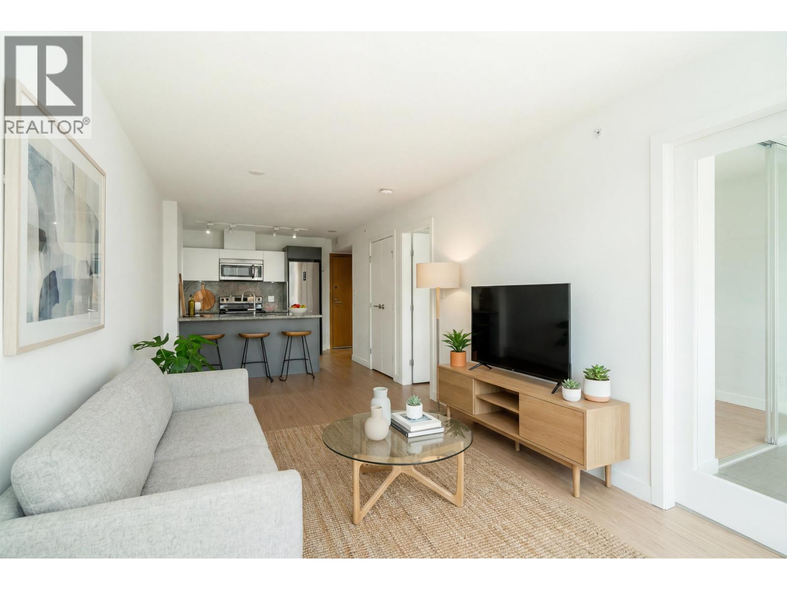 716 188 Keefer Street, Vancouver, British Columbia V6A 0E3 - Photo 4 - R3108057