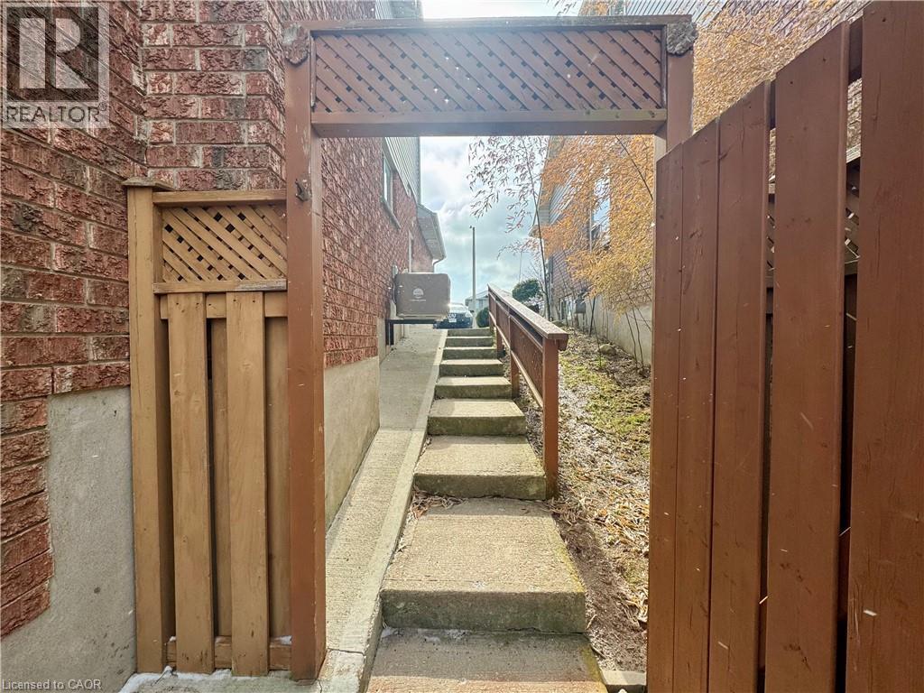 202 Essex Point Drive Unit# Lower, Cambridge, Ontario N1T 1Z1 - Photo 3 - 40817954