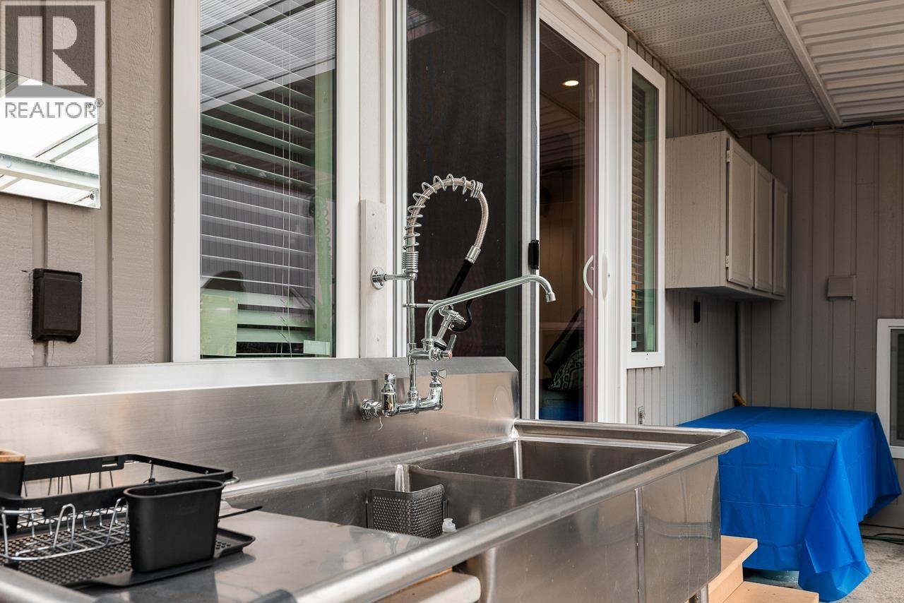 432 Riverview Crescent, Coquitlam, British Columbia  V3C 4X8 - Photo 25 - R3108045