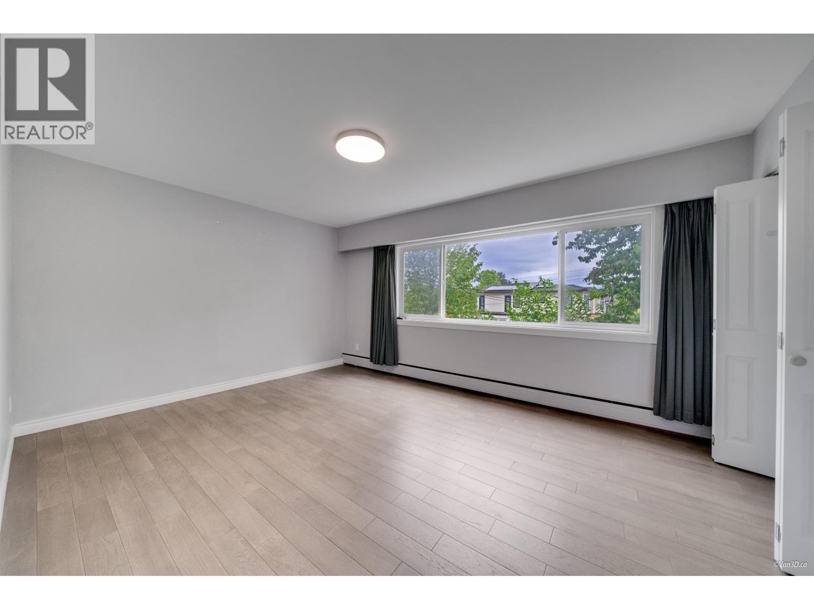 4366 Gilpin Crescent, Burnaby, British Columbia  V5G 2K4 - Photo 14 - R3108083