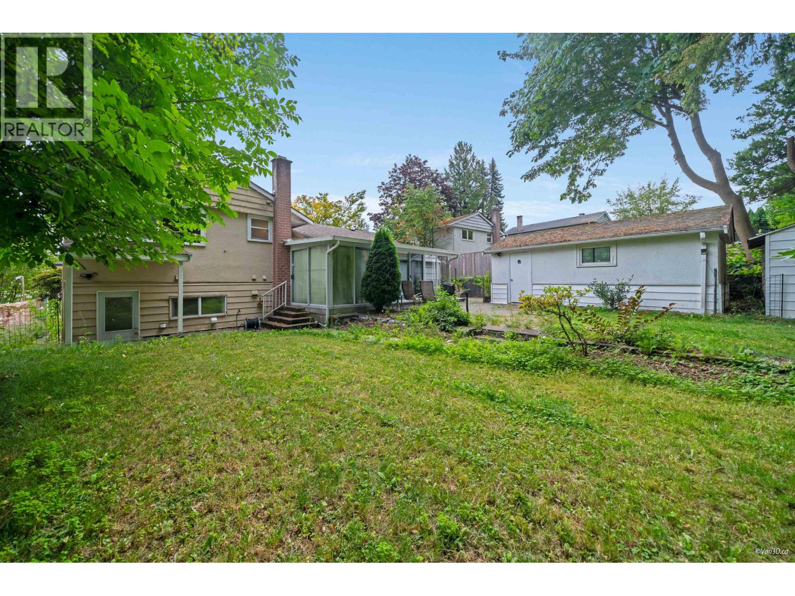 4366 Gilpin Crescent, Burnaby, British Columbia  V5G 2K4 - Photo 35 - R3108083