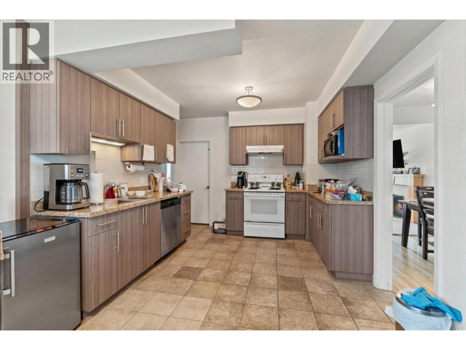 3977 Forest Street, Burnaby, British Columbia V5G 1W7 - Photo 16 - R3108103