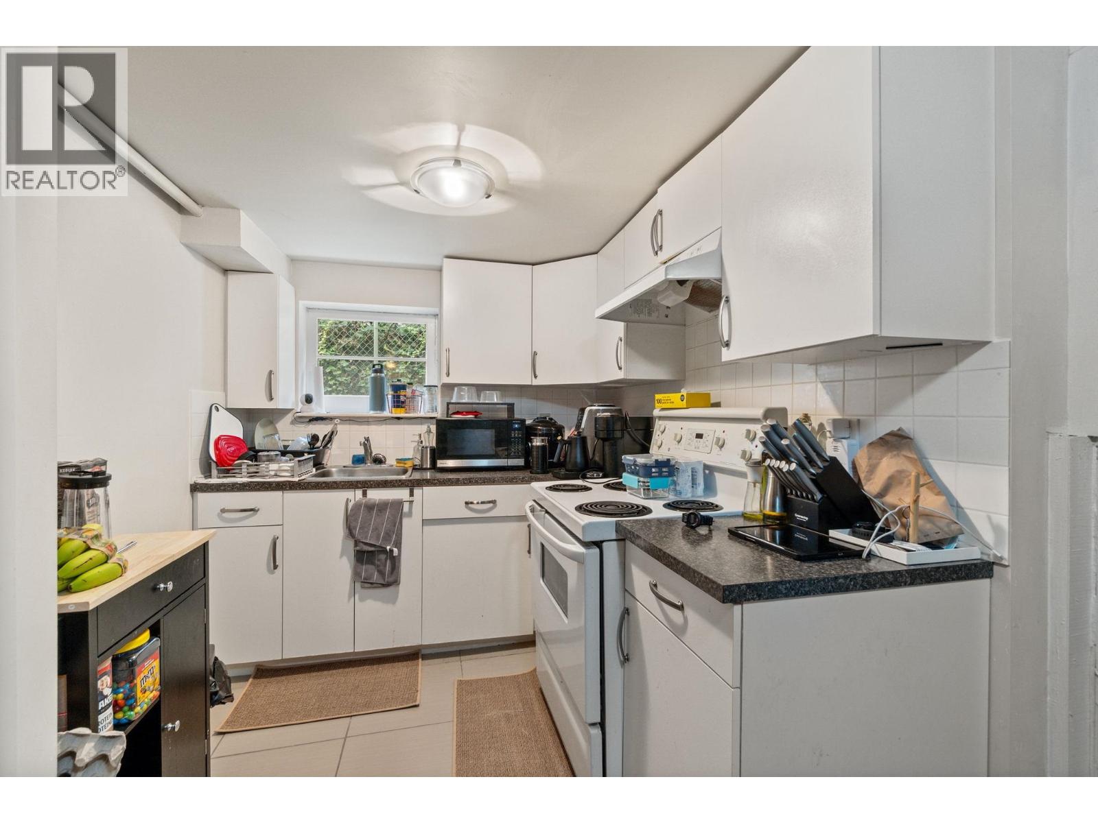 3977 Forest Street, Burnaby, British Columbia V5G 1W7 - Photo 17 - R3108103