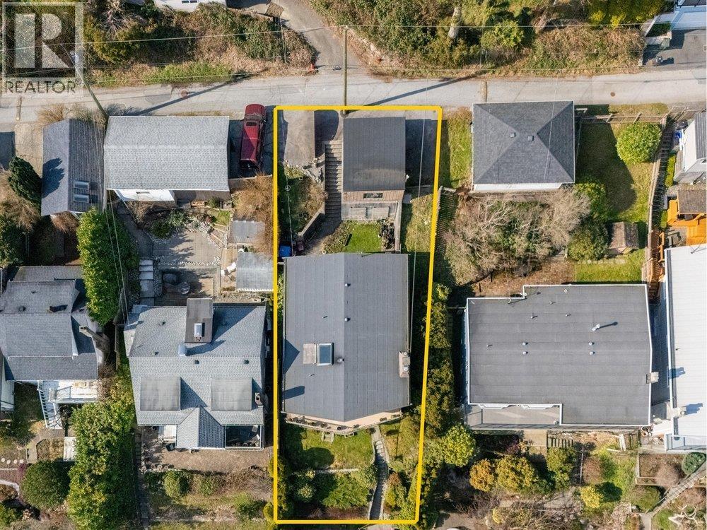 151 N Holdom Avenue, Burnaby, British Columbia  V5B 1K2 - Photo 7 - R3108112