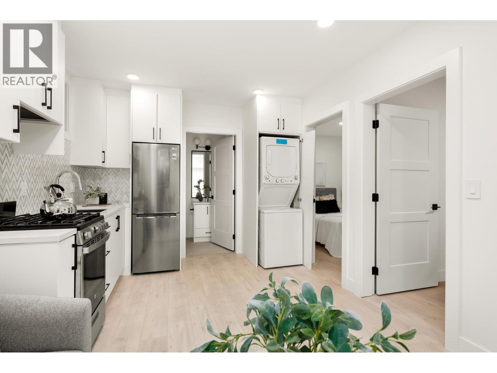 Bsmt 3588 Pender Street, Vancouver, British Columbia  V5K 2E3 - Photo 2 - R3108121