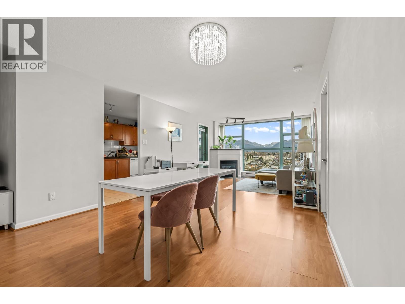 2105 4398 Buchanan Street, Burnaby, British Columbia  V5C 6R7 - Photo 5 - R3107816