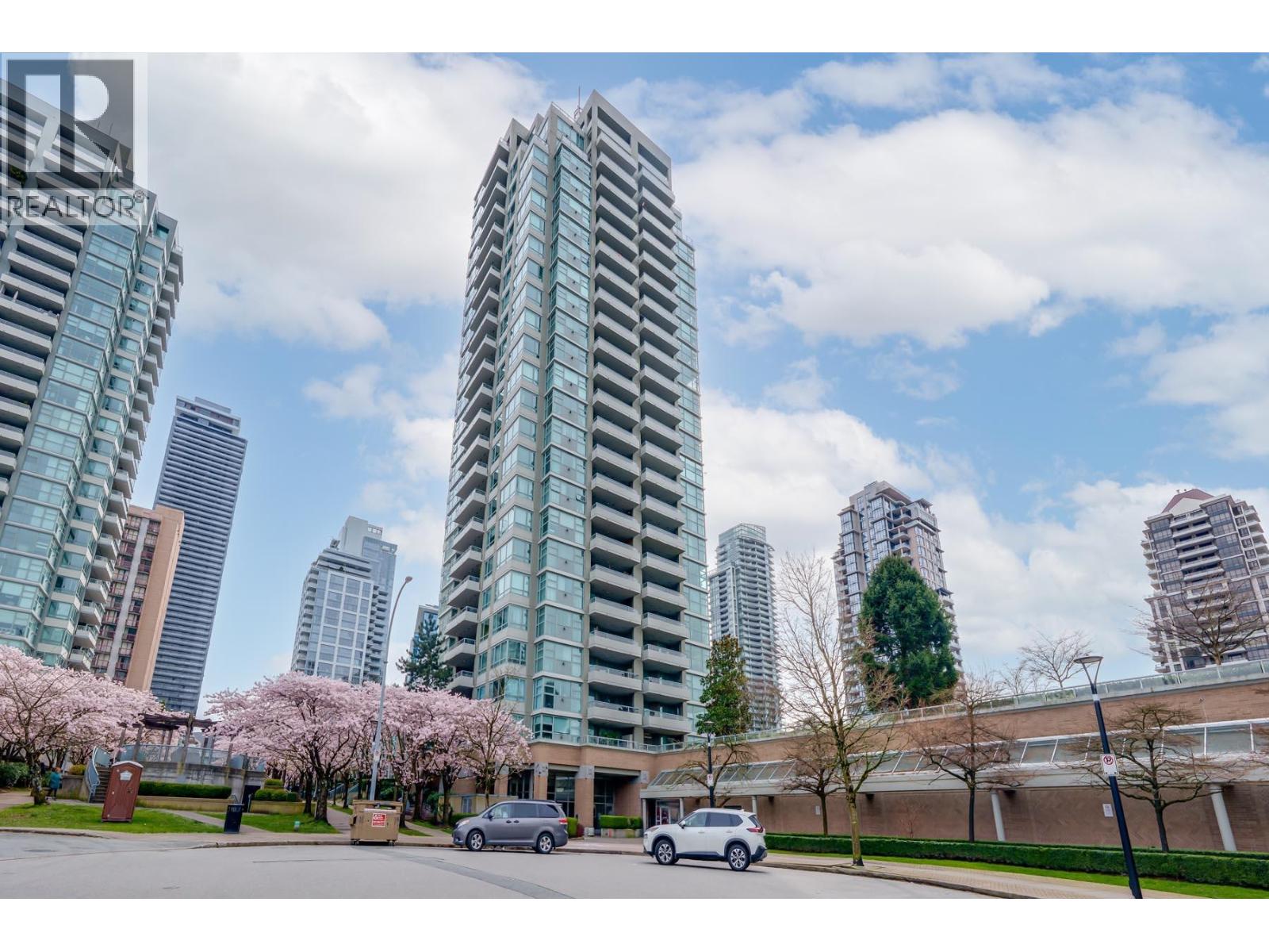 2105 4398 BUCHANAN STREET, Burnaby, British Columbia