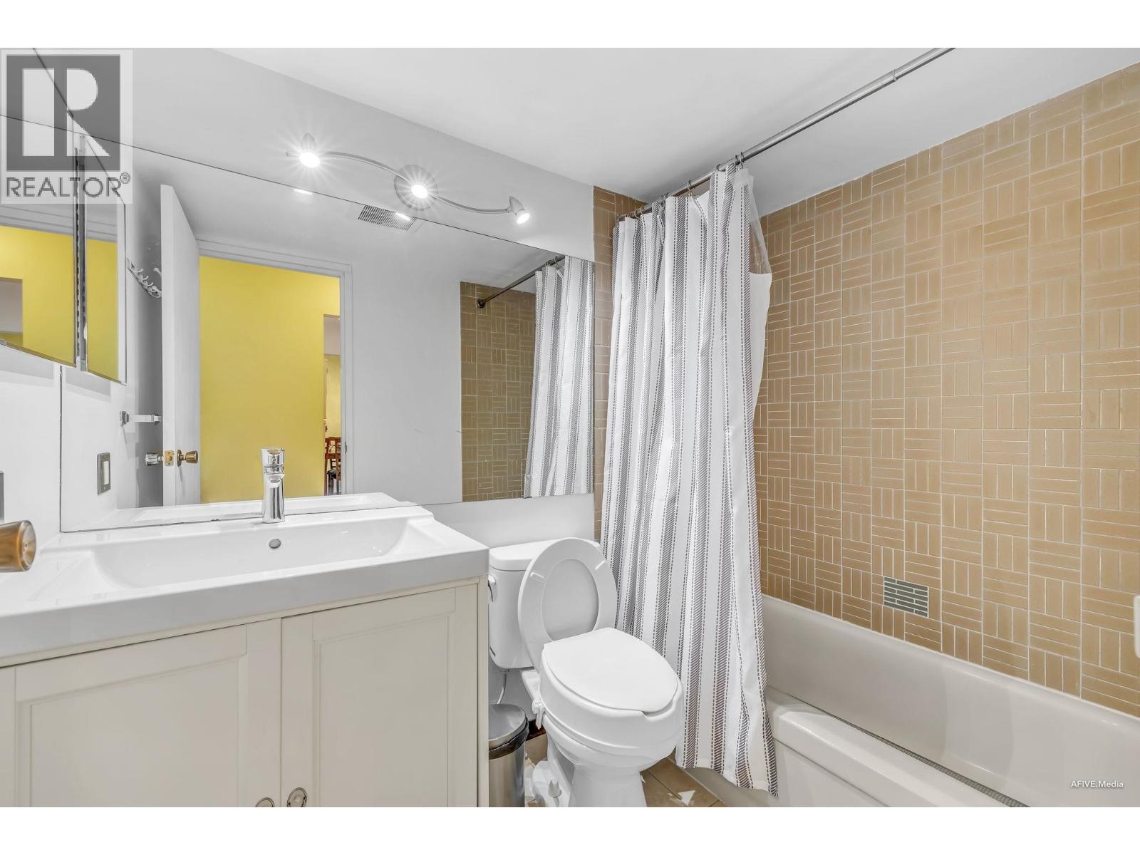 205 8740 Citation Drive, Richmond, British Columbia  V6Y 3A3 - Photo 16 - R3106976