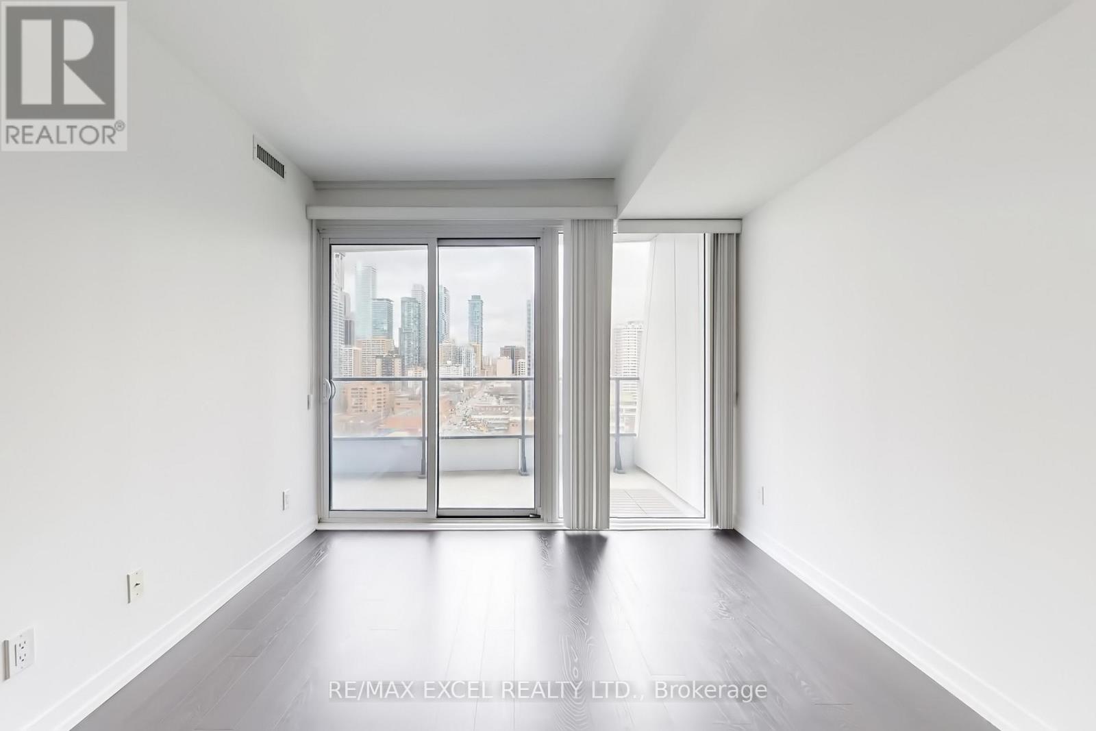 1908 - 85 Wood Street, Toronto, Ontario  M4Y 0E8 - Photo 3 - C12964812