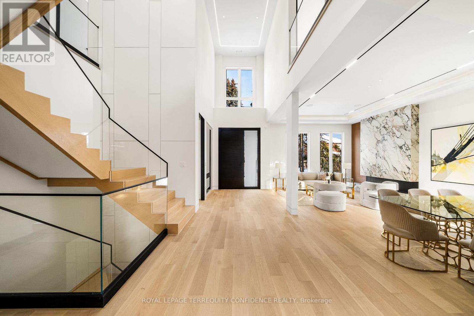 281 Kerrybrook Drive, Richmond Hill, Ontario  L4C 3R2 - Photo 2 - N12968148