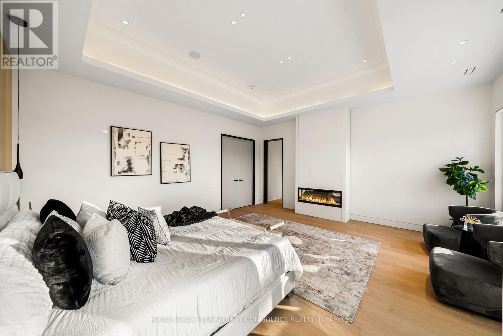 281 Kerrybrook Drive, Richmond Hill, Ontario  L4C 3R2 - Photo 22 - N12968148