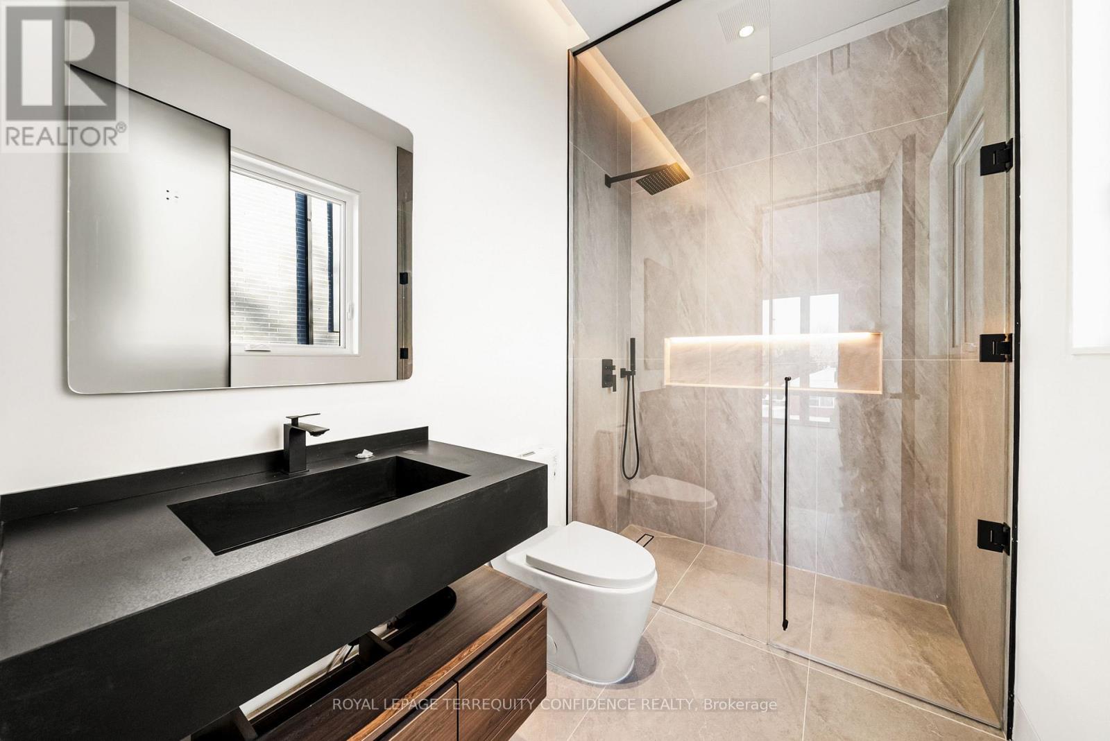 281 Kerrybrook Drive, Richmond Hill, Ontario  L4C 3R2 - Photo 34 - N12968148