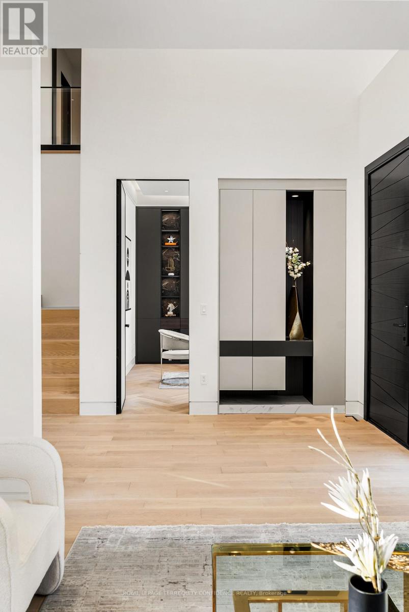 281 Kerrybrook Drive, Richmond Hill, Ontario  L4C 3R2 - Photo 7 - N12968148