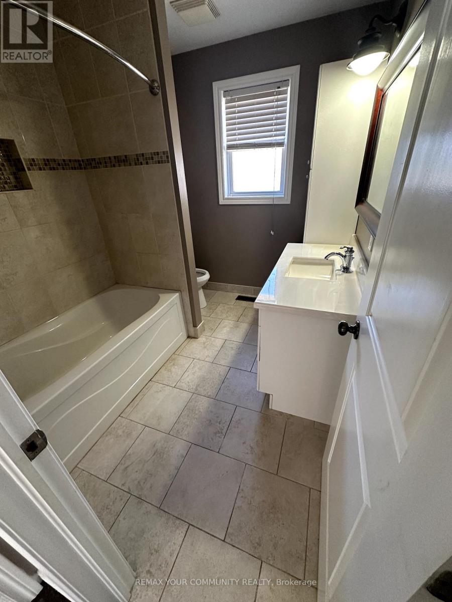 786 Rockaway Road, Georgina, Ontario  L0E 1S0 - Photo 5 - N12968158