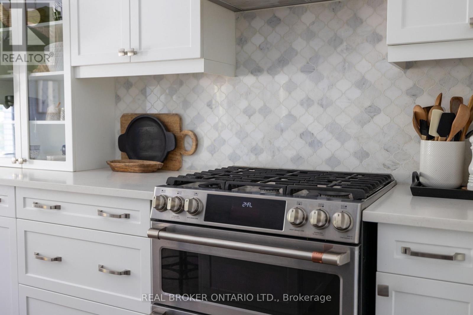 19 Cheslock Crescent, Oro-Medonte (Warminster), Ontario  L3V 8N8 - Photo 11 - S12968152