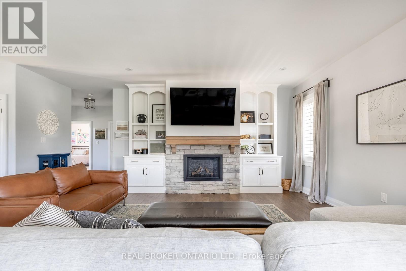 19 Cheslock Crescent, Oro-Medonte (Warminster), Ontario  L3V 8N8 - Photo 7 - S12968152