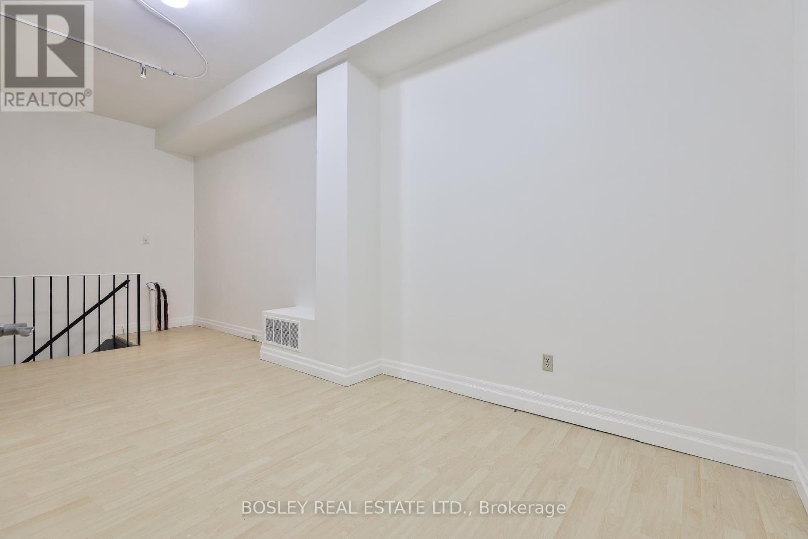 1674 St Clair Avenue W, Toronto, Ontario  M6N 1H8 - Photo 10 - W12968138