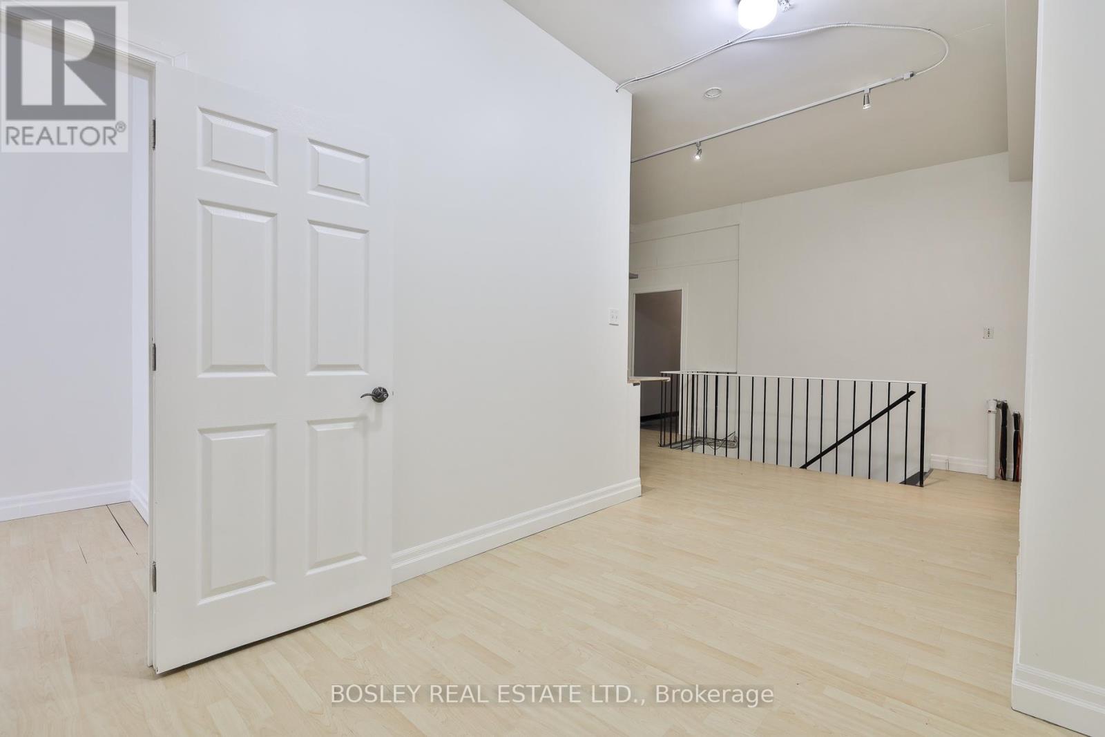 1674 St Clair Avenue W, Toronto, Ontario  M6N 1H8 - Photo 11 - W12968138