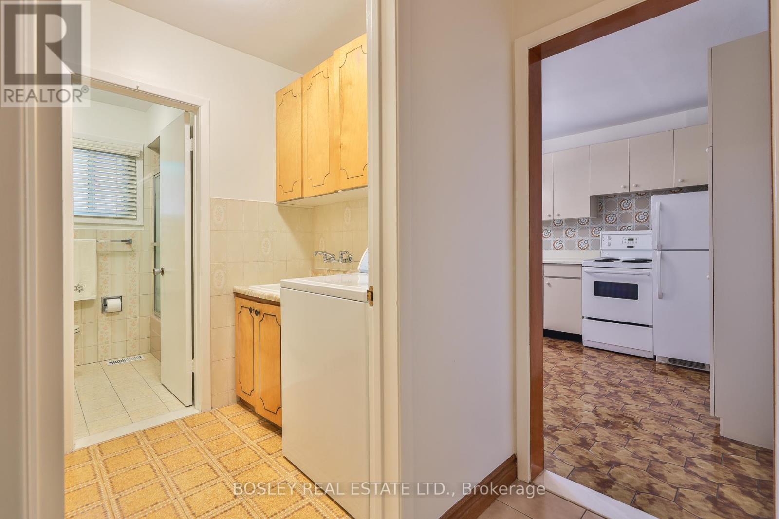 1674 St Clair Avenue W, Toronto, Ontario  M6N 1H8 - Photo 16 - W12968138