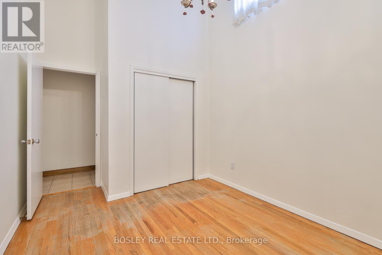 1674 St Clair Avenue W, Toronto, Ontario  M6N 1H8 - Photo 18 - W12968138