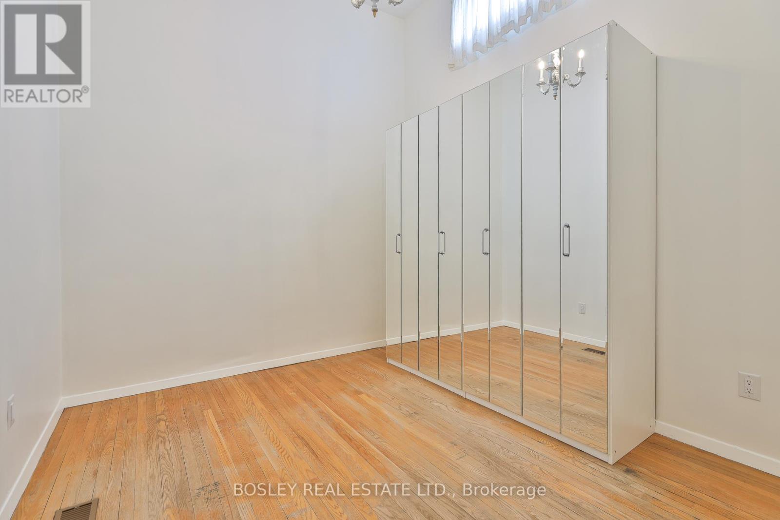 1674 St Clair Avenue W, Toronto, Ontario  M6N 1H8 - Photo 21 - W12968138