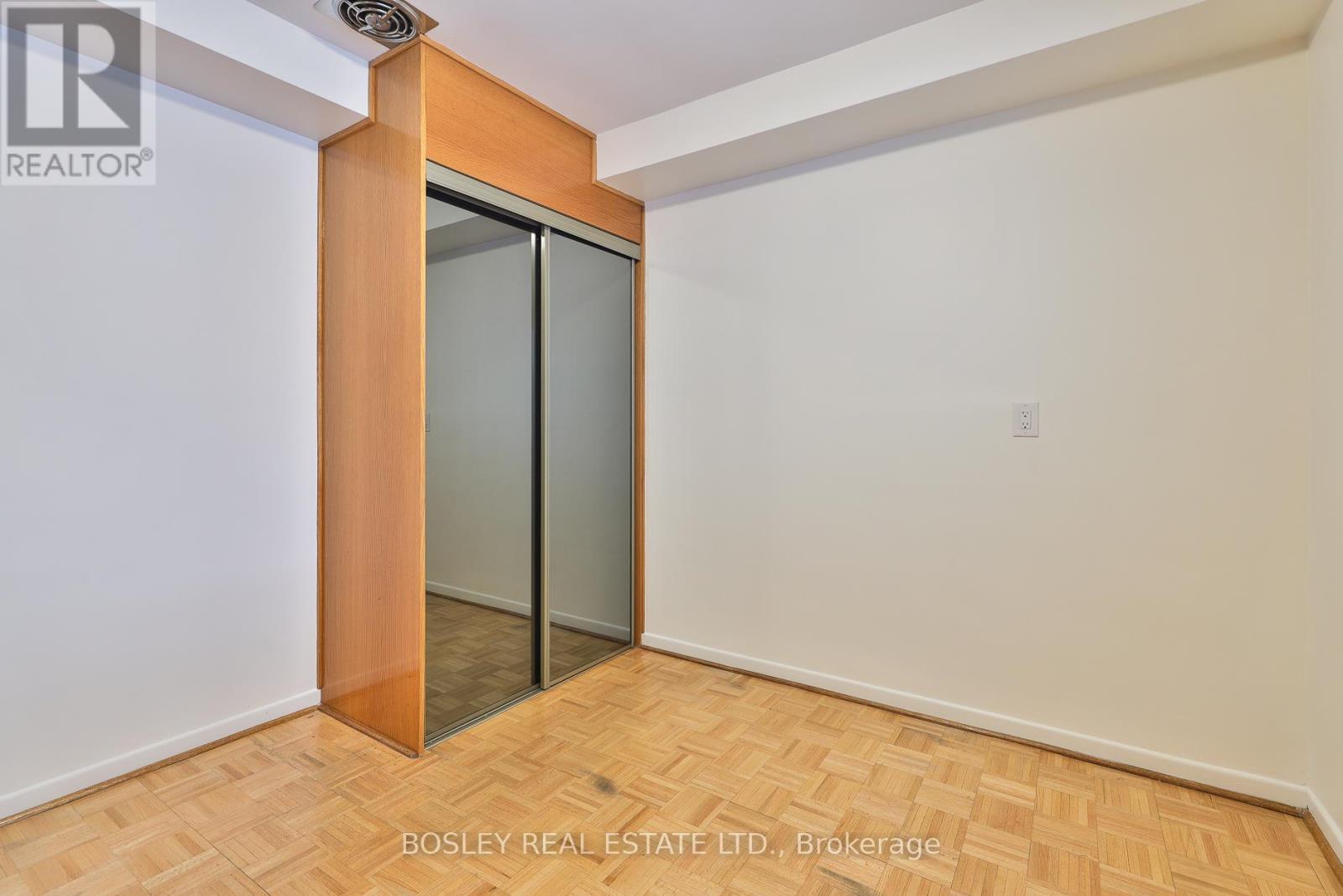 1674 St Clair Avenue W, Toronto, Ontario  M6N 1H8 - Photo 22 - W12968138