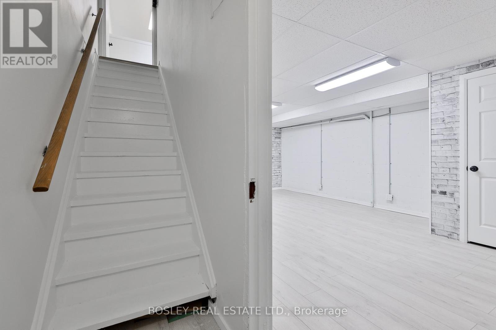 1674 St Clair Avenue W, Toronto, Ontario  M6N 1H8 - Photo 26 - W12968138