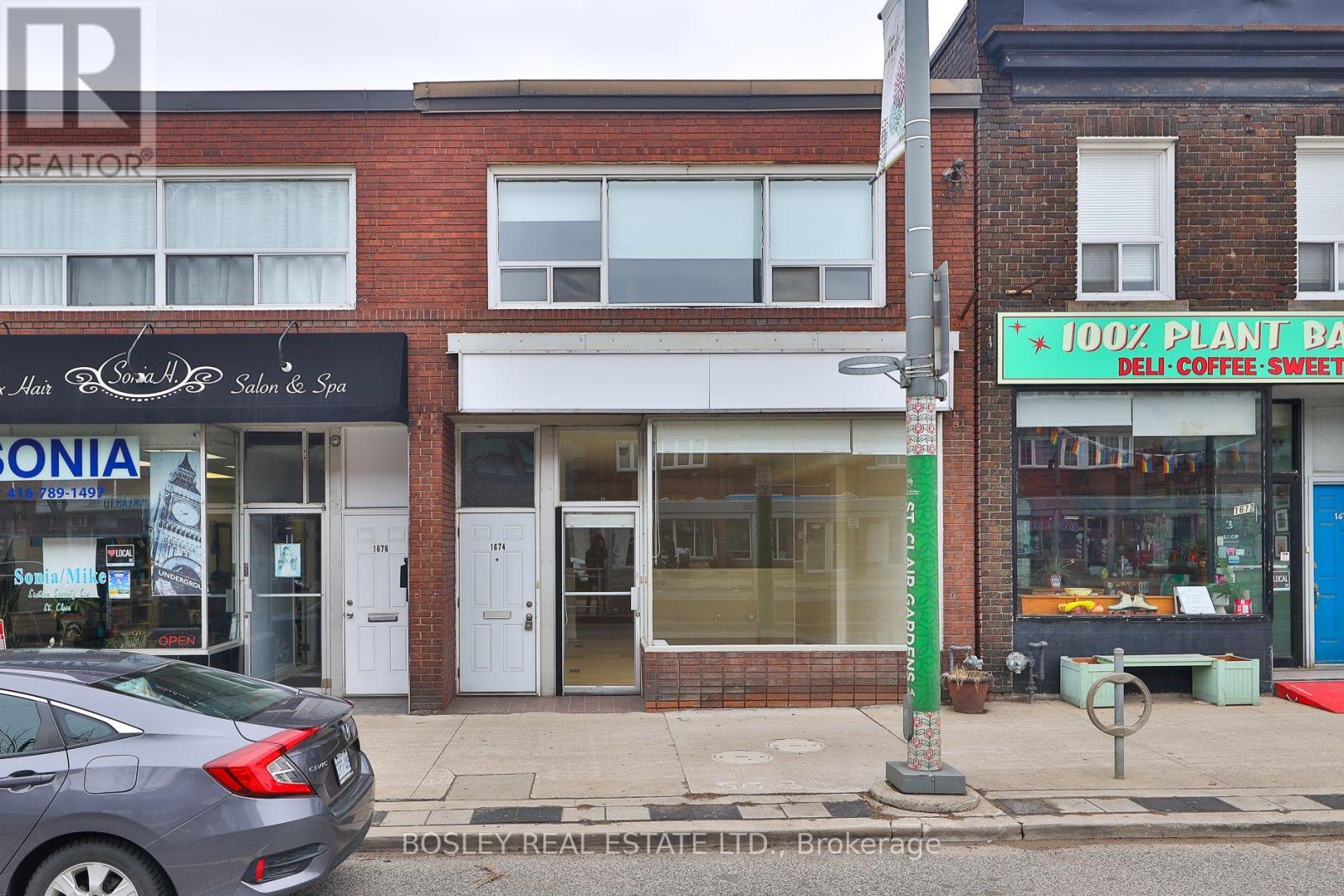 1674 St Clair Avenue W, Toronto, Ontario  M6N 1H8 - Photo 34 - W12968138