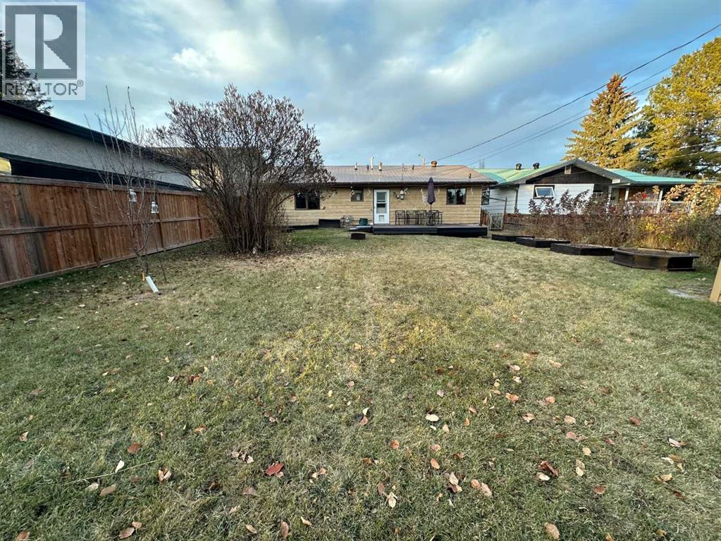 5119 51 Ave, Caroline, Alberta  T0M 1M0 - Photo 3 - A2262816