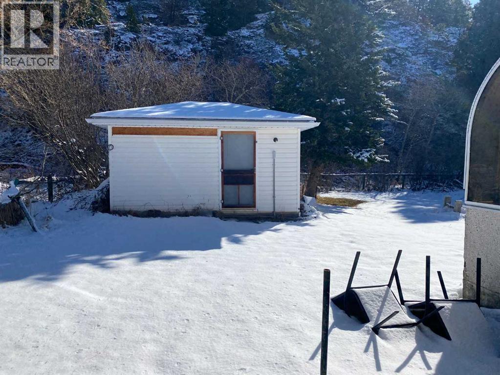 20601 25 Avenue, Bellevue, Alberta  T0K 0C0 - Photo 4 - A2295487