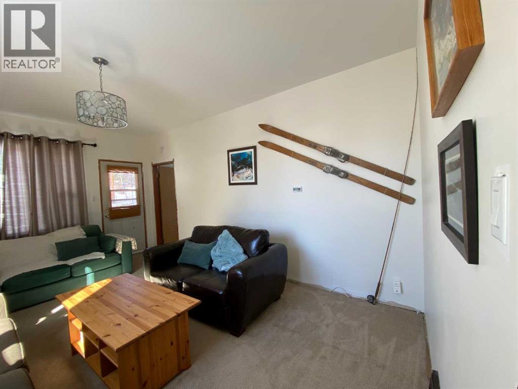 20601 25 Avenue, Bellevue, Alberta  T0K 0C0 - Photo 9 - A2295487