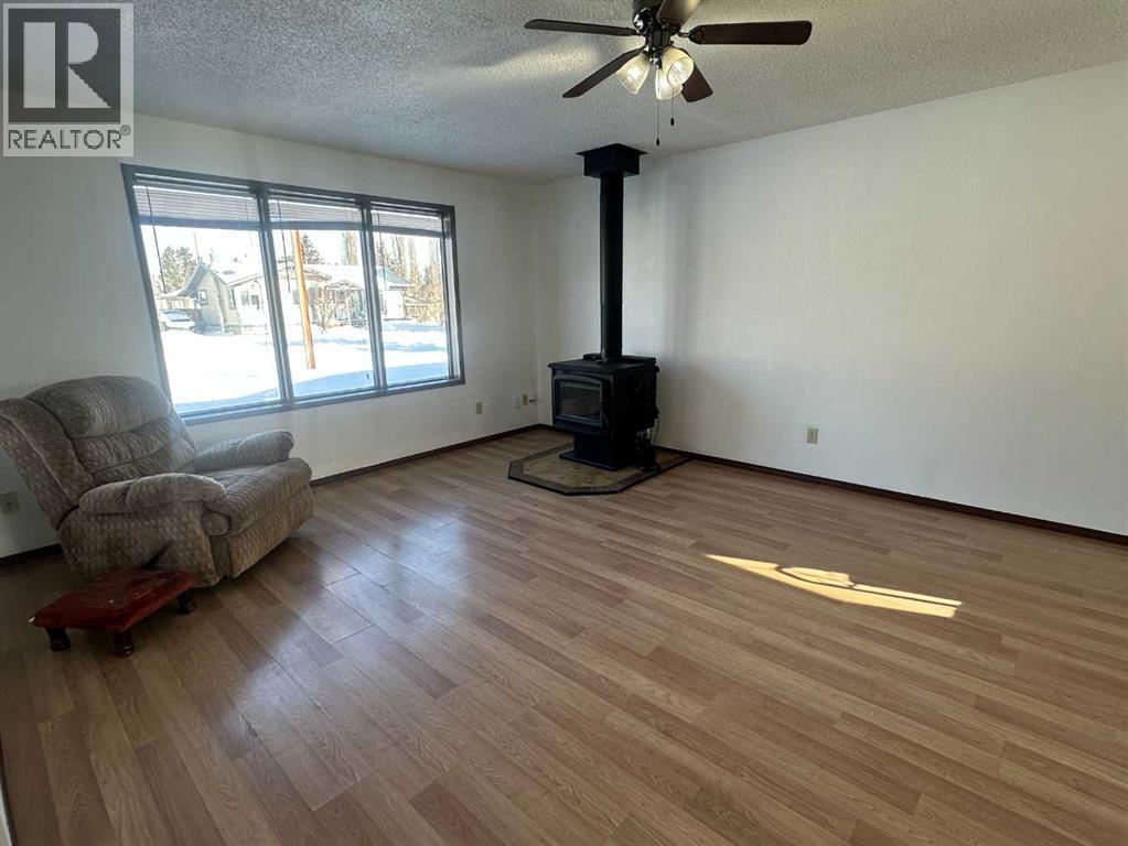 5119 51 Ave, Caroline, Alberta  T0M 1M0 - Photo 7 - A2262816