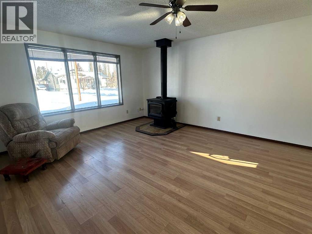 5119 51 Ave, Caroline, Alberta  T0M 1M0 - Photo 9 - A2262816