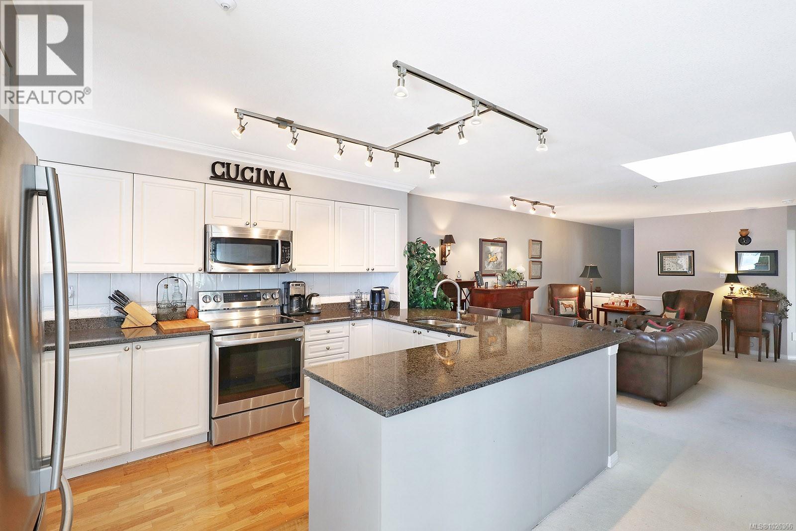 206 2275 Comox Ave, Comox, British Columbia V9M 1X6 - Photo 6 - 1026366