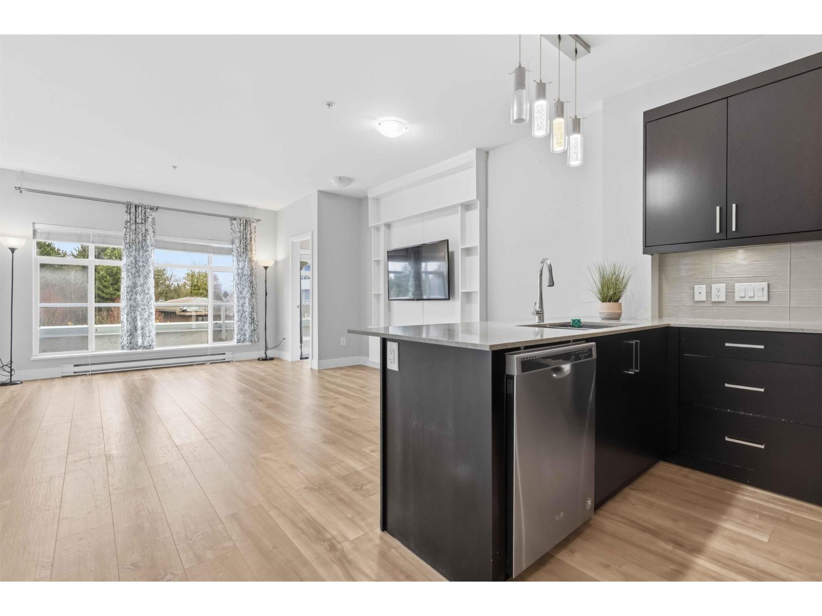 214 9015 120 Street, Delta, British Columbia  V4C 0E3 - Photo 3 - R3108107