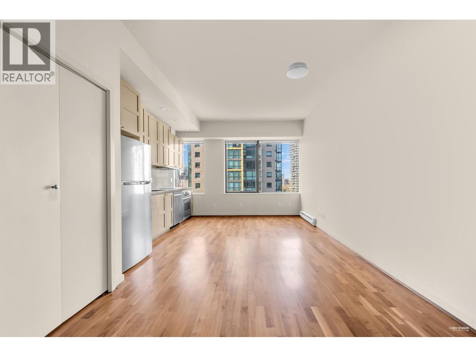 1113 1333 W Georgia Street, Vancouver, British Columbia V6E 4V3 - Photo 2 - R3108038