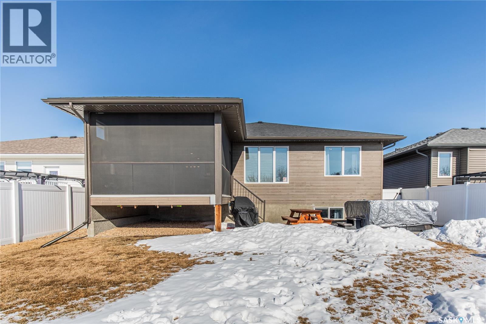 1001 Maplewood Drive, Moose Jaw, Saskatchewan  S6J 0E4 - Photo 45 - SK032308
