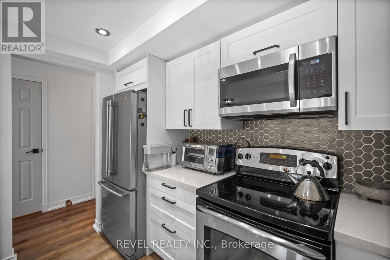 3 - 2058 Brant Street, Burlington, Ontario  L7P 3A6 - Photo 16 - W12733692