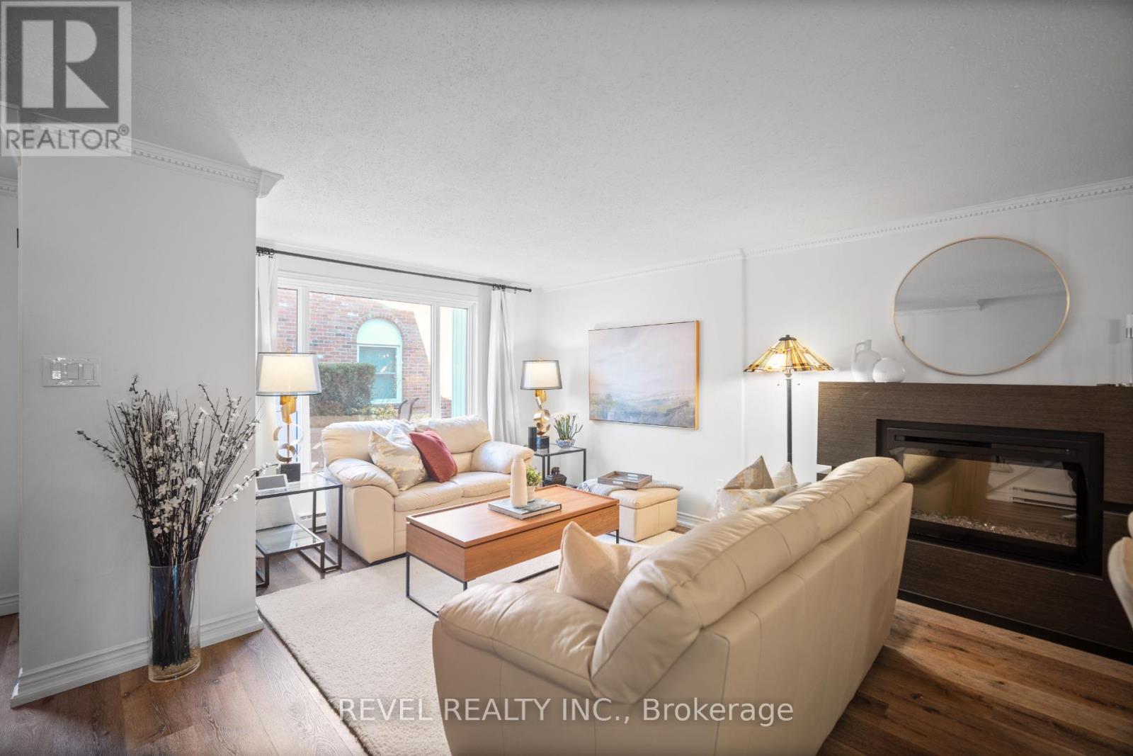 3 - 2058 Brant Street, Burlington, Ontario  L7P 3A6 - Photo 5 - W12733692