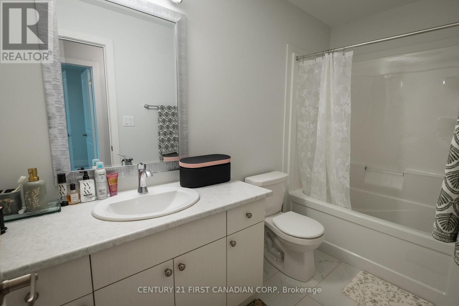 36 - 925 Deveron Crescent, London South, Ontario  N5Z 5C5 - Photo 22 - X12898426