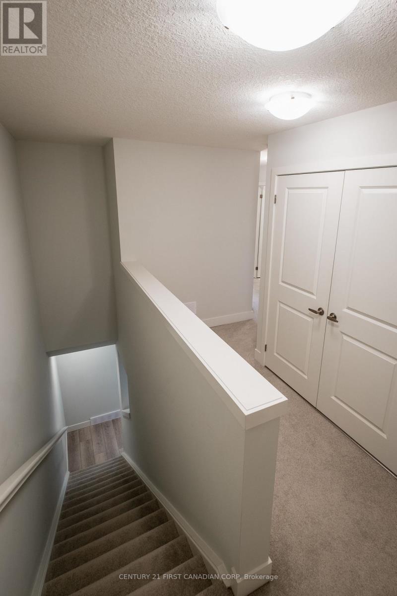 36 - 925 Deveron Crescent, London South, Ontario  N5Z 5C5 - Photo 27 - X12898426