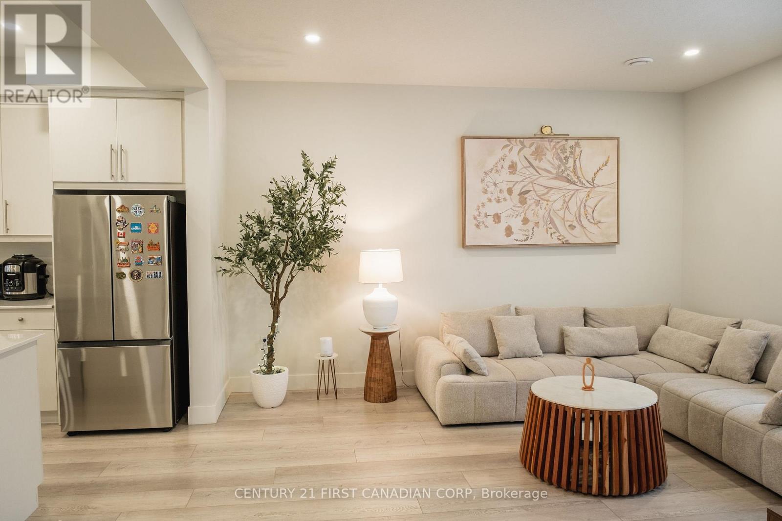 36 - 925 Deveron Crescent, London South, Ontario  N5Z 5C5 - Photo 4 - X12898426