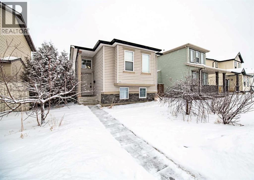 42 Johns Street, Red Deer, Alberta  T4P 4C8 - Photo 1 - A2292356