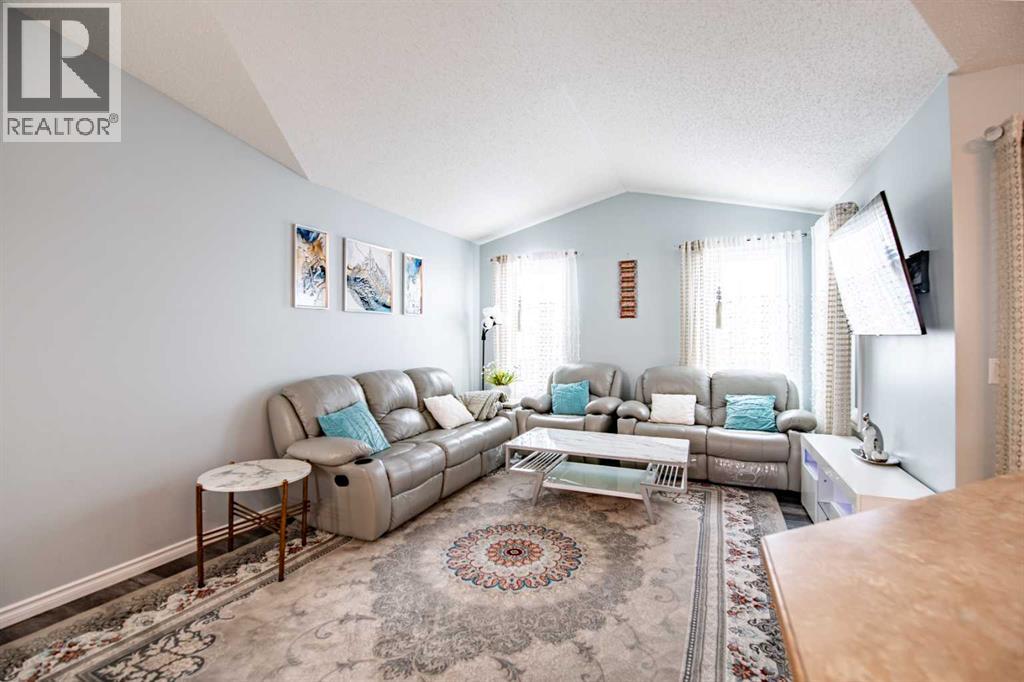 42 Johns Street, Red Deer, Alberta  T4P 4C8 - Photo 8 - A2292356